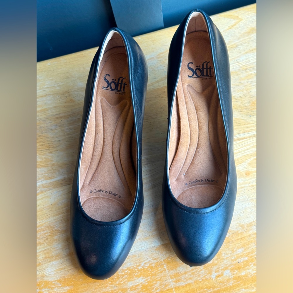 Sofft Black Leather Lana pumps (‎ Nordstrom)